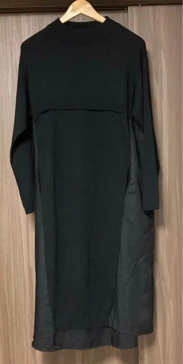 AtsuroTayama 블랙 롱 원피스 긴팔 포켓 부착