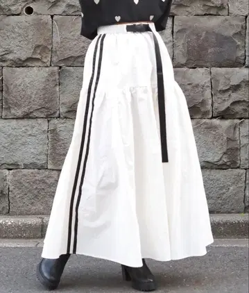 새상품 tiptop 버클 나일론 스커트 화이트 프리