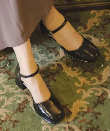 카스타네 스퀘어 스트랩 펌프스 38