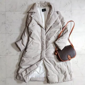 컨디션 최상 사이즈 44 3L 23구 허리 마크 다운 코트 크림 계열