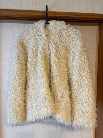 Ray BEAMS 후드 부착 보아 자켓 아이보리