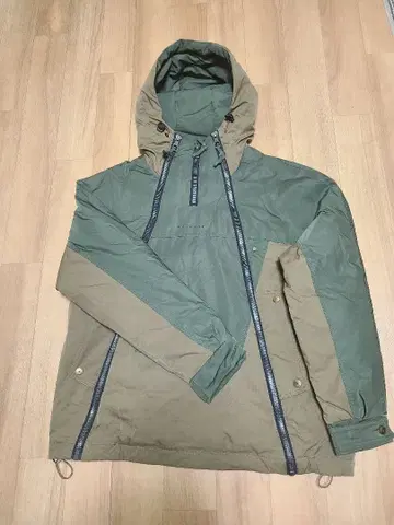 올리브 그린 베이지 마운틴 후드티