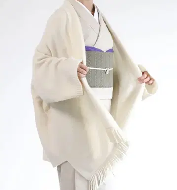 [ YOUTOWA ] 프린지 숄 니트 가디건 화이트