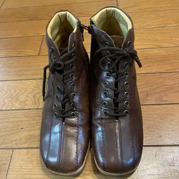 다크 브라운 가죽 하이컷 신발