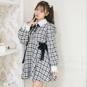 체크 무늬 플레어 원피스