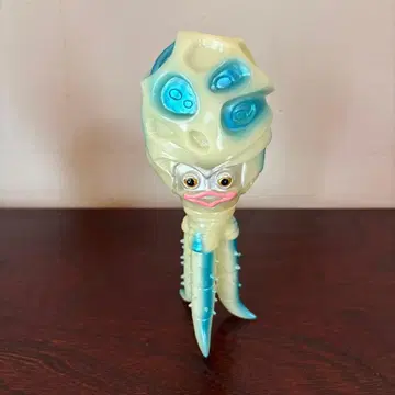 M호 울트라 시리즈 치부루 외계인 (축광 성형)