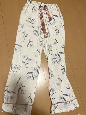 PJ 피치 존 꽃무늬 룸웨어 새틴 리본 포함