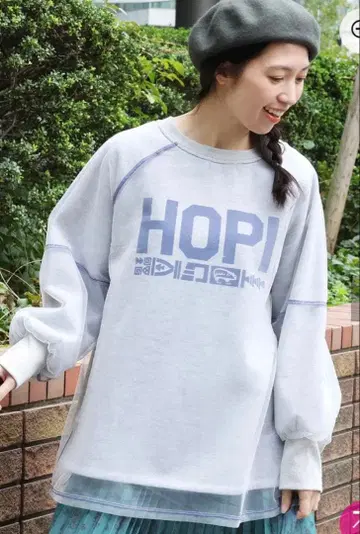 티티카카 HOPI 로고 그레이 튤 레이어드 맨투맨 풀오버