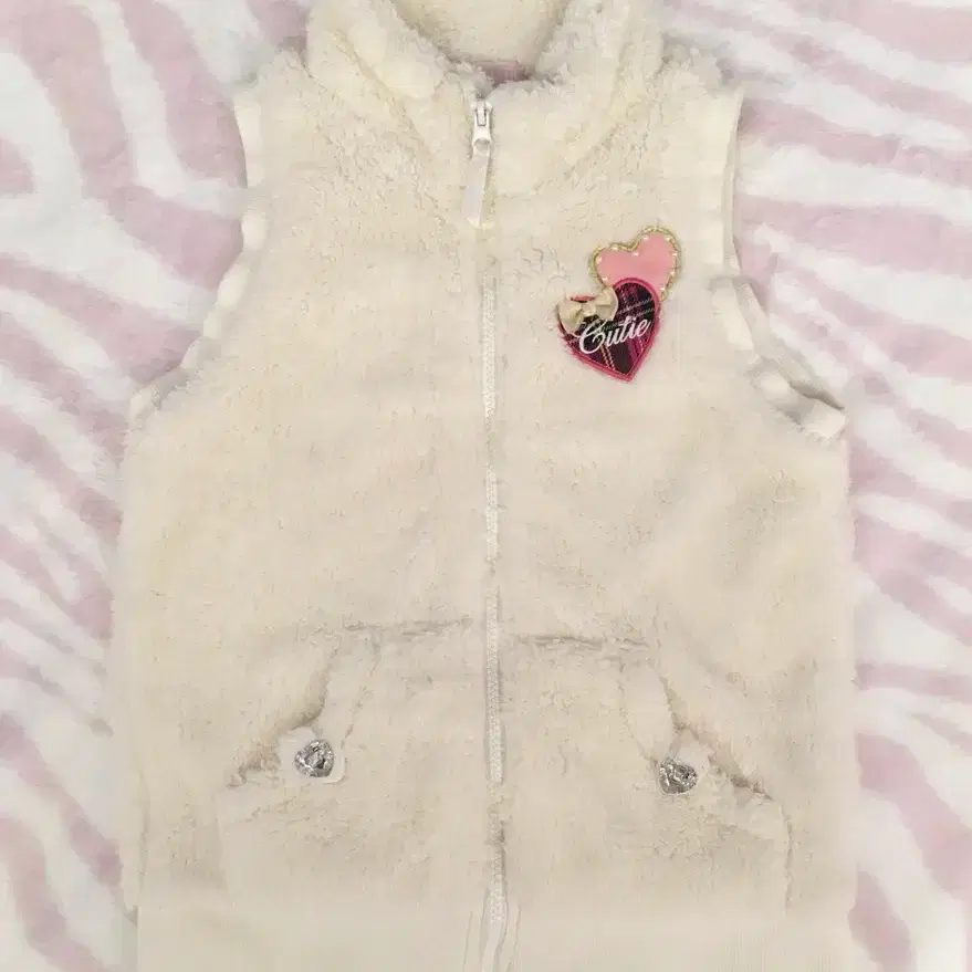 URBANIC30 アーバニック30 Lodge Knit Vest This is the Urbanic 30 Lodge Knit Vest. on Bunjang Global Site.