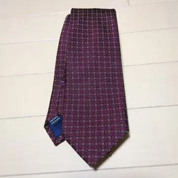 FAIRFAX 코몬 무늬 넥타이 크림슨 컬러