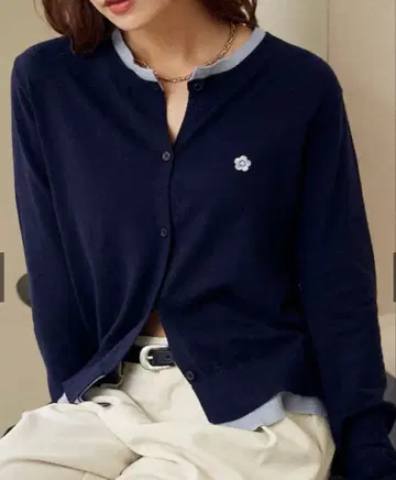 [미사용 새상품] 원포인트 자수 레이어드 스타일 니트 가디건 마리콴트