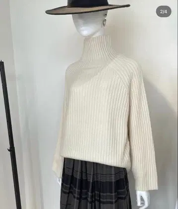 [택 포함 새상품] setia 세치아 터틀넥 니트 화이트