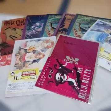 애니메이션 캐릭터 클리어 파일과 비주얼 시트 8장 세트