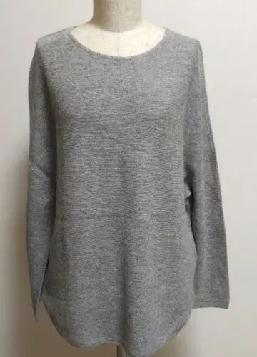 그레이 긴팔 니트 스웨터