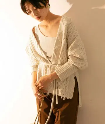 KBF 아이보리 니트 가디건 긴팔 미사용 새상품