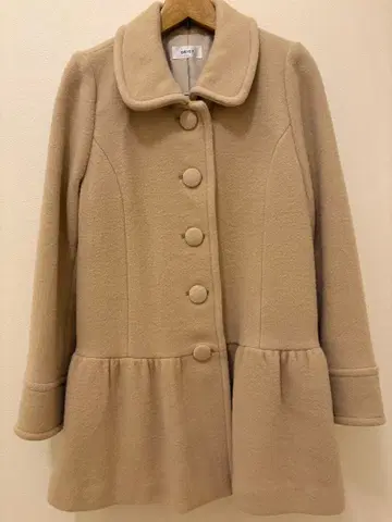 DEICY 베이지 플레어 롱 코트