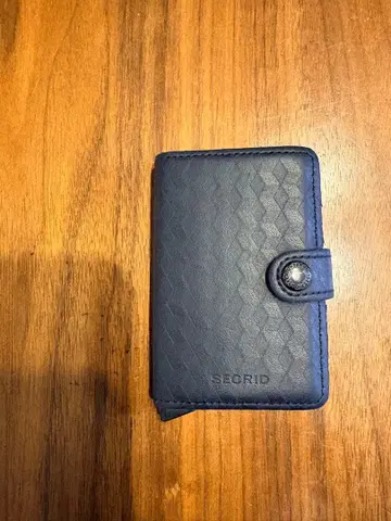 SECRID 네이비 3단 폴더형 지갑