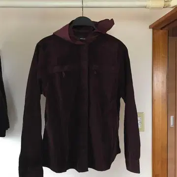 미사용 에디바우어 후드티 자켓 코듀로이 크림슨 컬러 L