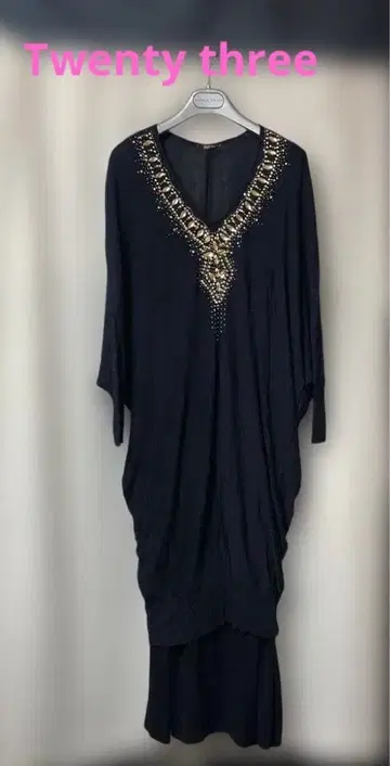 Twenty Three V넥 돌먼 원피스