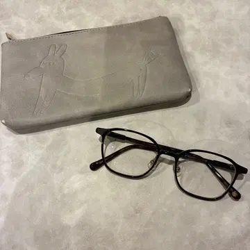 블랙 사각 프레임 안경 케이스 포함