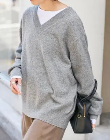 스픽앤스팬 캐시미어 혼방 V넥 풀오버 그레이