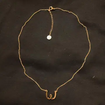 골드 알파벳 'W' 목걸이