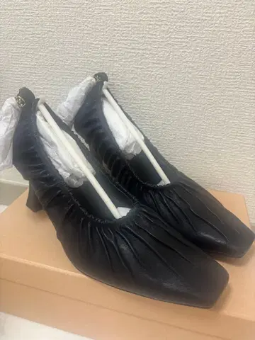 eimyistoire 체인 펌프스