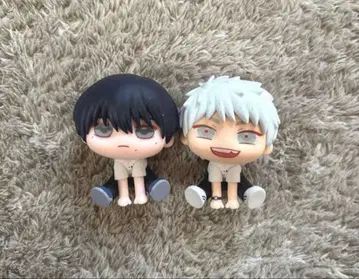 빛이 죽은 여름 큐룽하게 쳐다보는 포즈 피규어