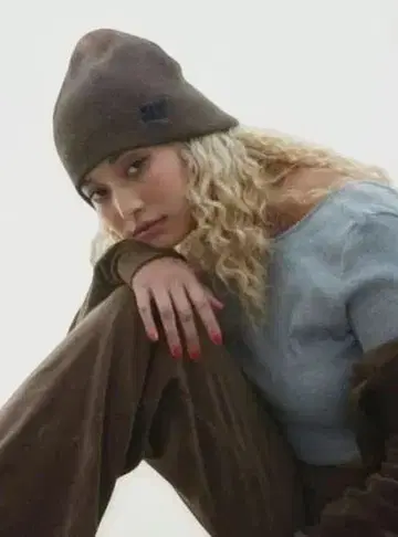 내일까지 한정판 판매! 새상품 ALEXIA STAM 로고 비니 브라운