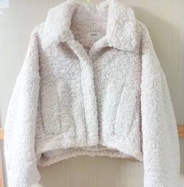 SNIDEL 스나이델 숏 보아 코트