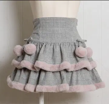 pium 피 퍼 달린 티어드 미니 스커트