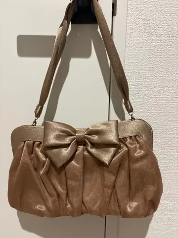 [ 결혼식 ] 리본 포함 골드 클러치백