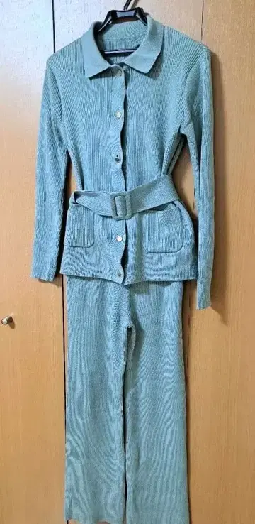 리브 편직 그린 셋업