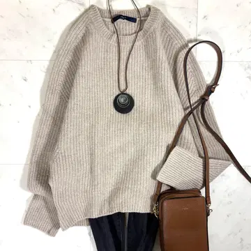 새상품급 프레임워크 울100% 니트 크루넥 루즈핏 앞뒤 트임