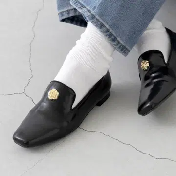 로즈 모티브 스퀘어토 로퍼