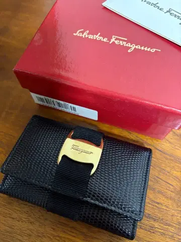 페라가모 새상품 키케이스 블랙