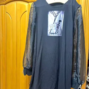 EATME 시스루 소매 블랙 상의