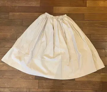 Mila Owen 아이보리 플레어 스커트