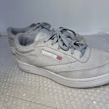 Reebok CLUB C 그레이 스웨이드 스니커즈