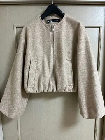 ZARA 베이지 크롭 자켓