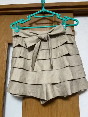 베이지 프릴 숏팬츠 리본 포함