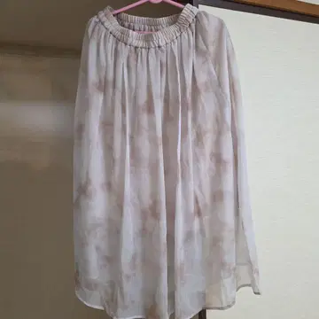 옅은 베이지 플레어 스커트 L 사이즈