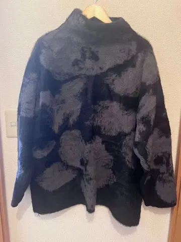 HARE 오버 사이즈 플리스 스웨터 블랙 그레이