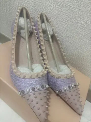 eimyistoire 라벤더 컬러 트위드 펌프스