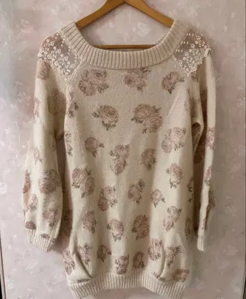 리즈리사 꽃무늬 레이스 니트 스웨터