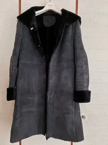 그레이 무스탕 코트 후드 부착