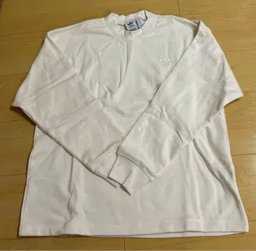 새상품 adidas 트레이닝복 M 사이즈