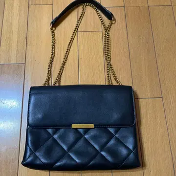 블랙 퀼팅 숄더백