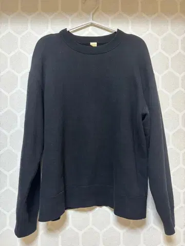 BARNSOUTFITTERS 블랙 크루넥 트레이닝복