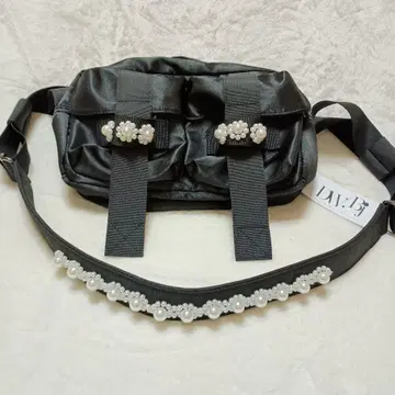 댄스 위드 비쥬 블랙 펄 장식 숄더백
